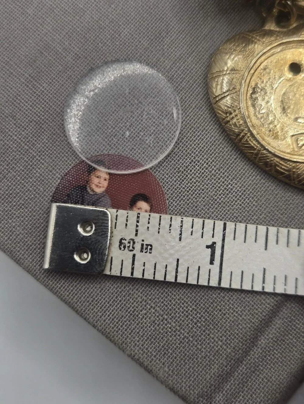 Vintage Gold Dangling Heart Bow Photo Brooch Pin VTG PTL Locket Shape Romantic